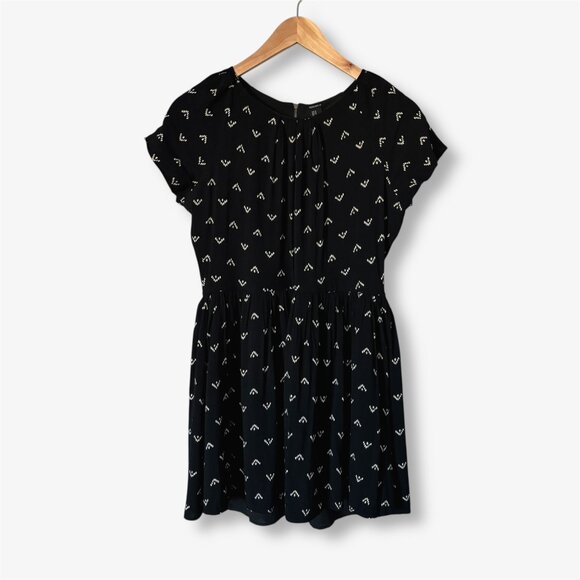 Forever 21 Geometric Print Mini Dress in Black and White Womens Medium Boho - Picture 1 of 15